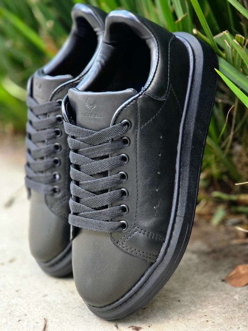 Sneakers Avero - Preto